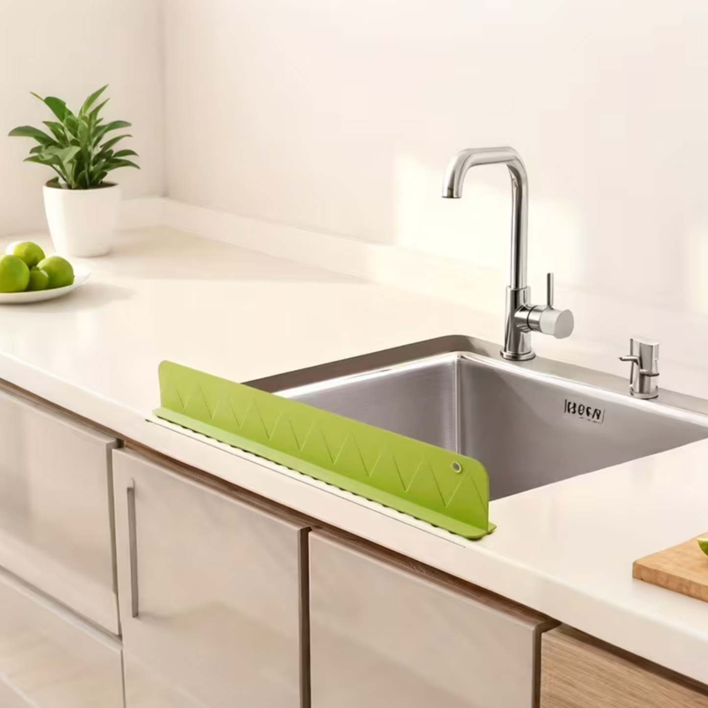 Kitchen Sink Silicone Splash Guard with Suction Cups